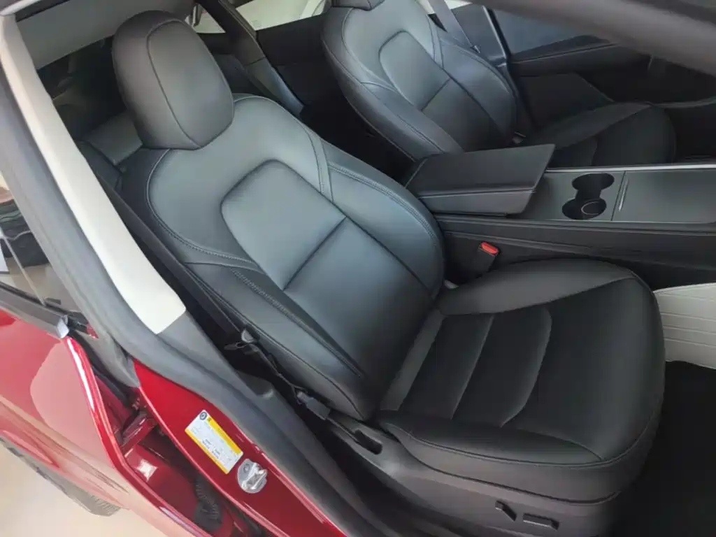 Photo 25 - Tesla Model Y