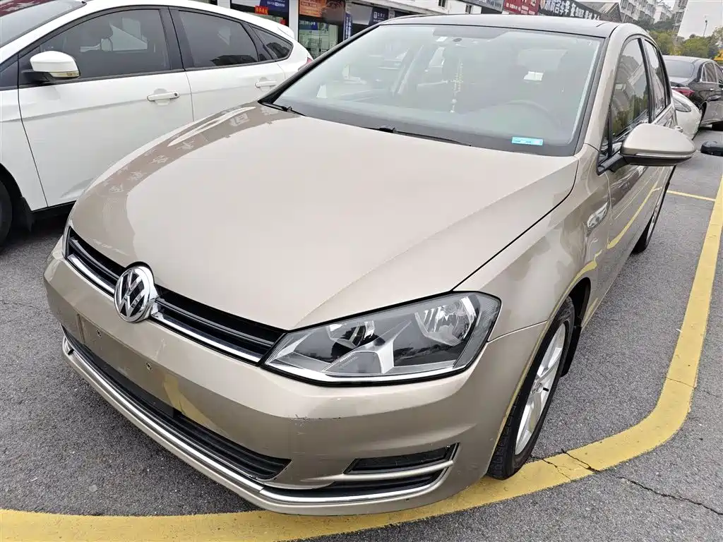 Volkswagen Golf 2015 1.6L Automatic Comfort фото 2