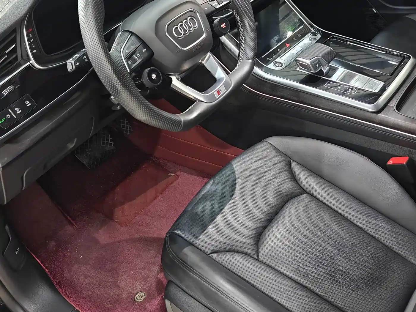 Audi Q8 2024 2023 55 TFSI Luxury Sport