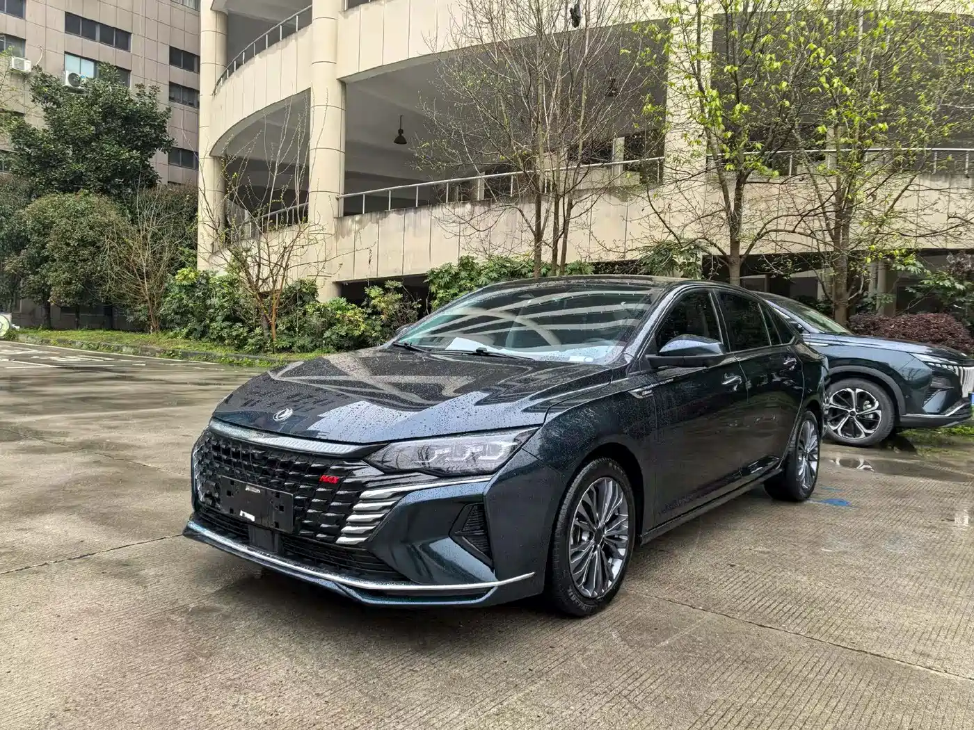 DONGFENG YI HYUN MAX