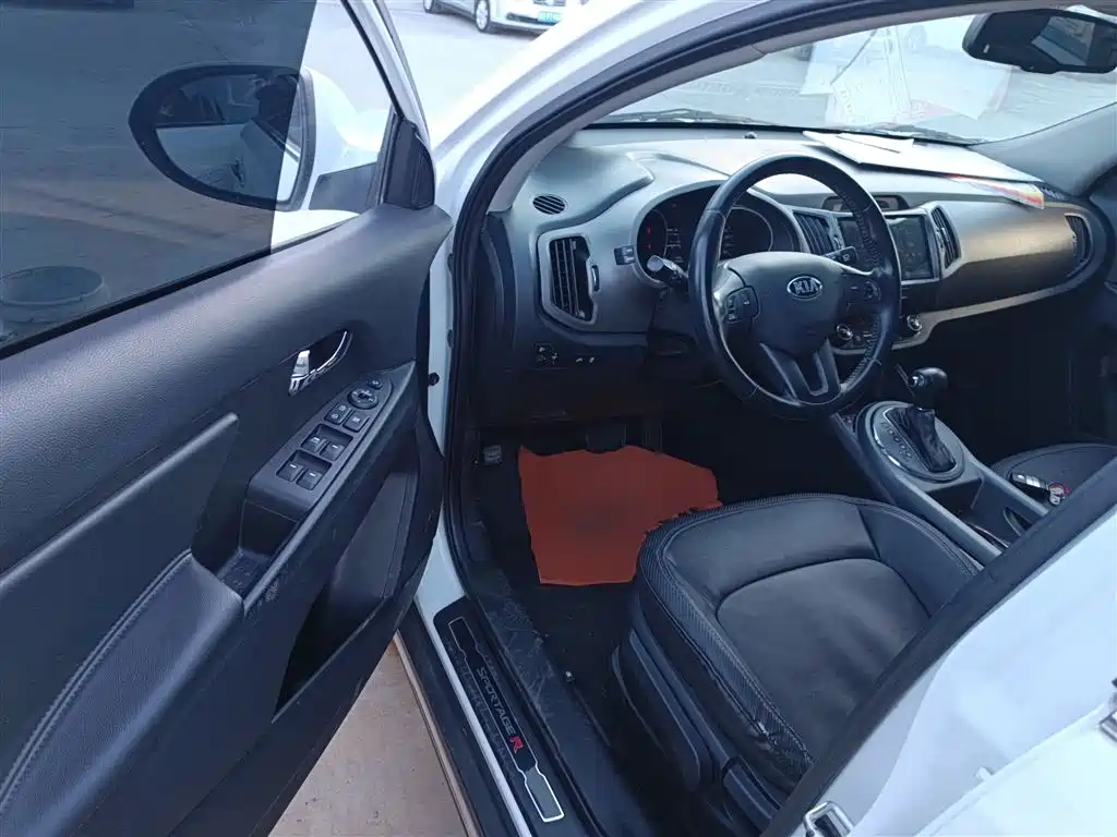 Kia Sportage 2015 2.0L Automatic 2WD DLX фото 16