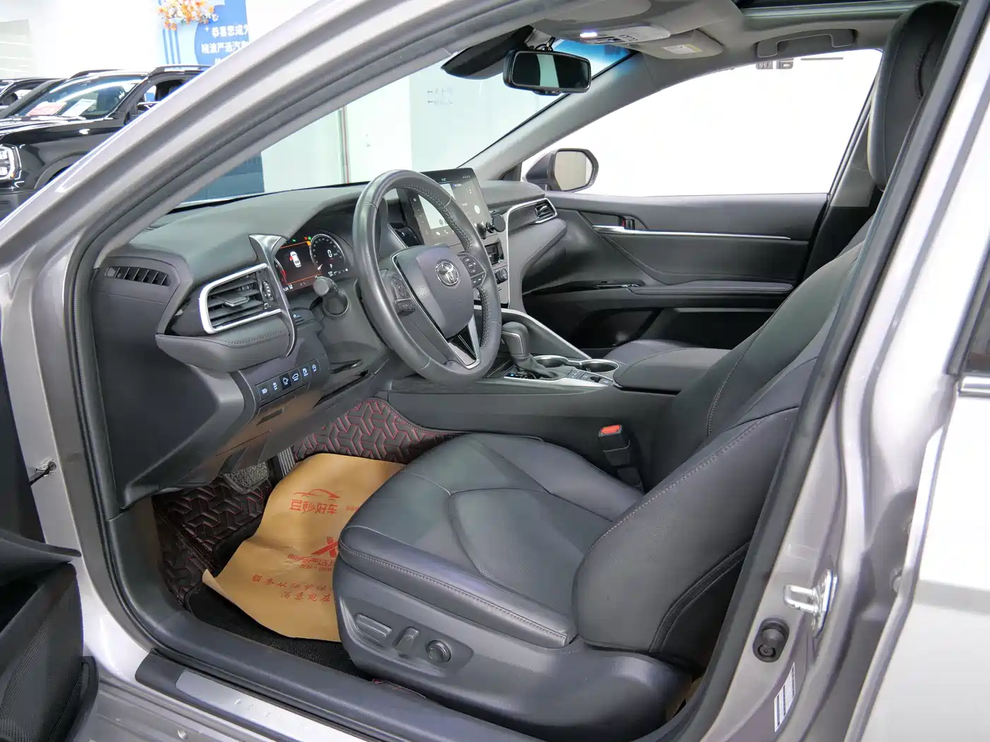 Toyota Camry 2021 2.5G Luxury Edition фото 8