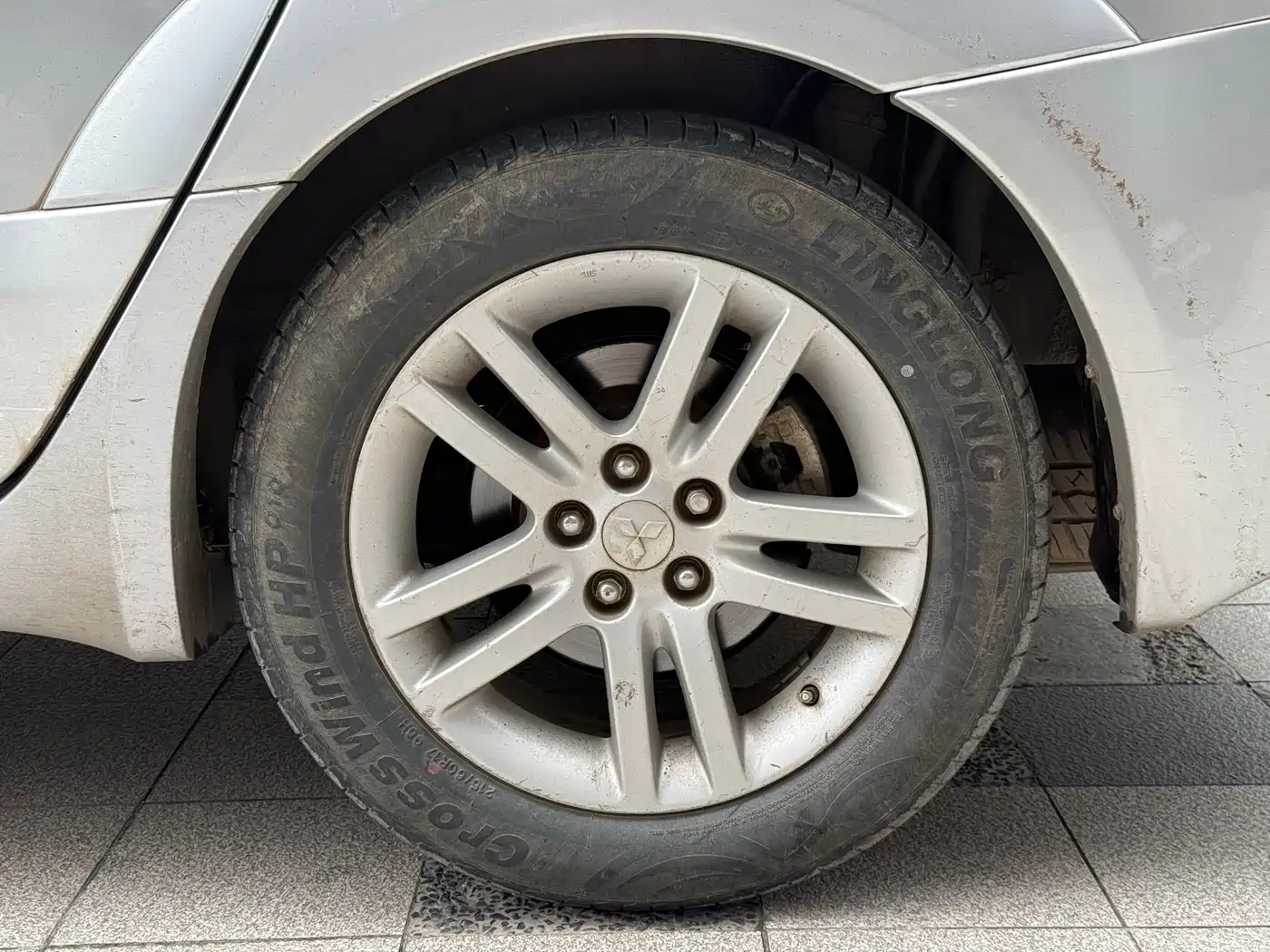 Mitsubishi Grandis 2009 2.4 6-Seater Elite Version фото 8