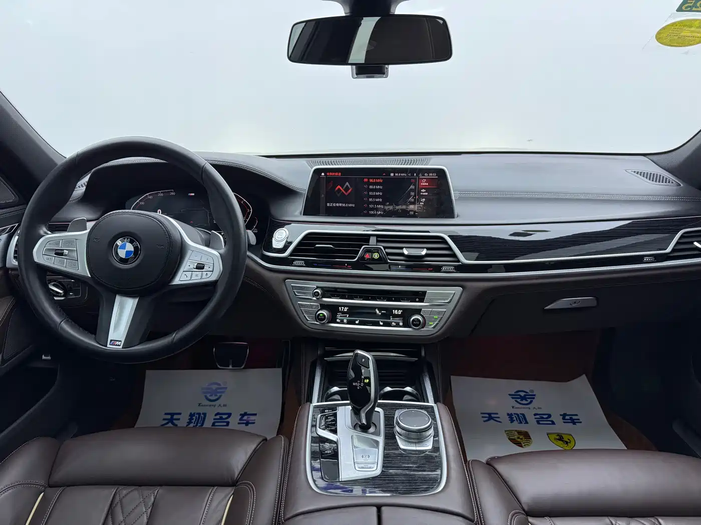 BMW 7 Series 2021 Model 730Li M Sport Package фото 12