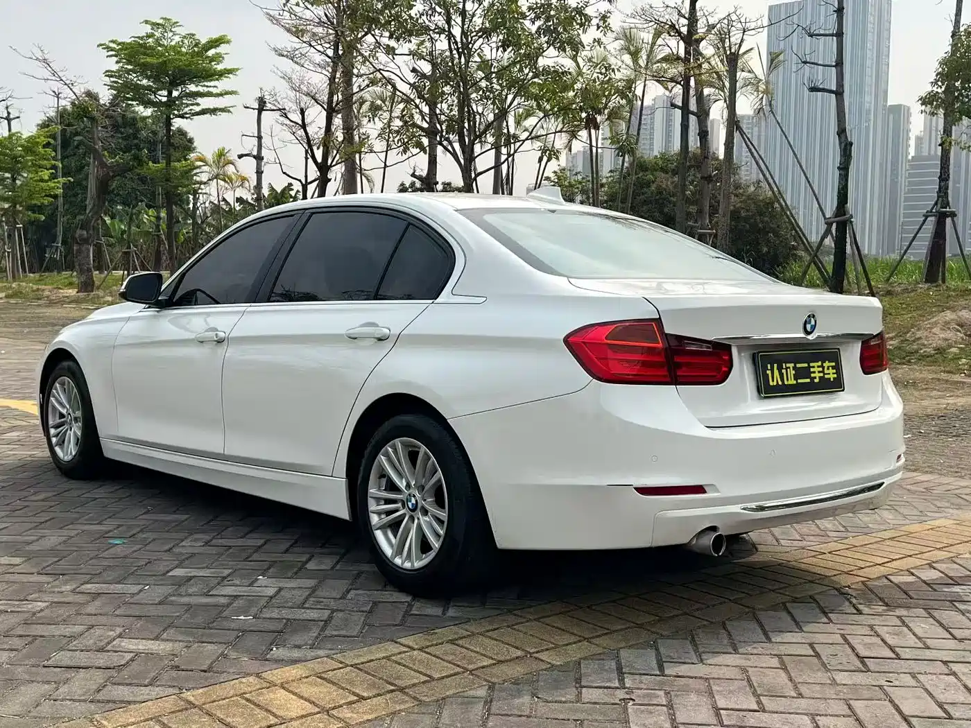 BMW 3 Series 2015 316Li Fashion фото 9
