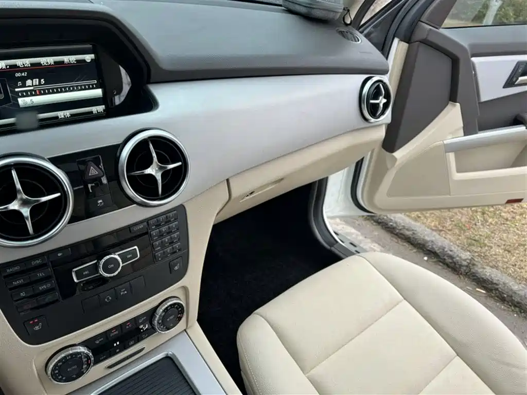 Mercedes-Benz GLK-Class 2015 GLK 300 4MATIC Fashion Ultimate Edition фото 20