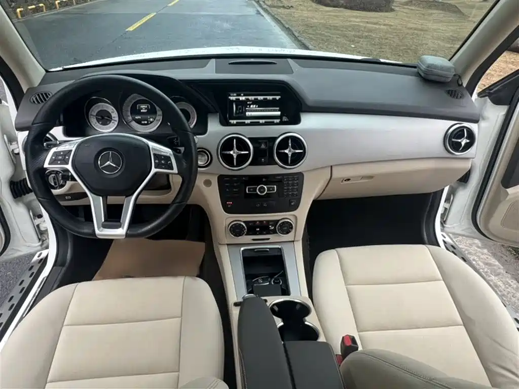 Mercedes-Benz GLK-Class 2015 GLK 300 4MATIC Fashion Ultimate Edition фото 12