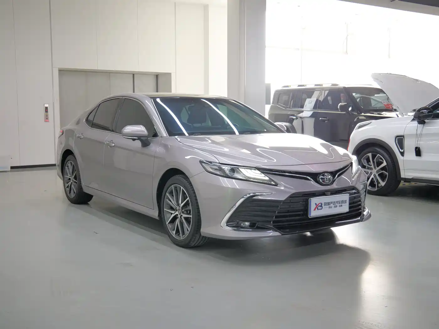 Toyota Camry 2021 2.5G Luxury Edition фото 2