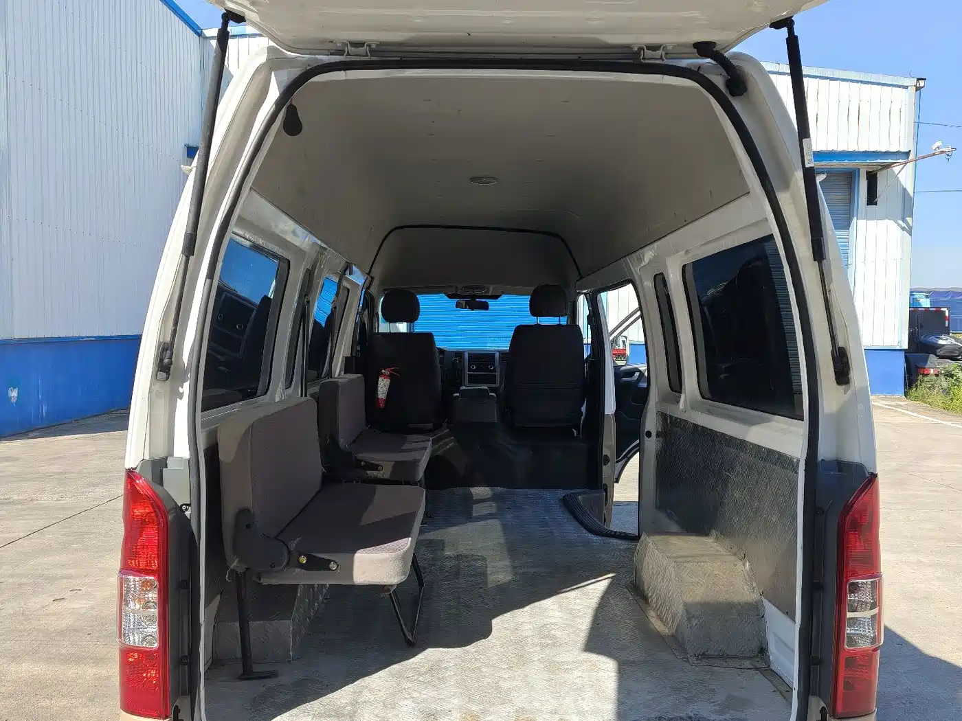 Foton Fengjing G7 2022 2022 2.0T Diesel Commercial Transport Long Wheelbase High Roof with Windows 6 Seats D20TCIF1