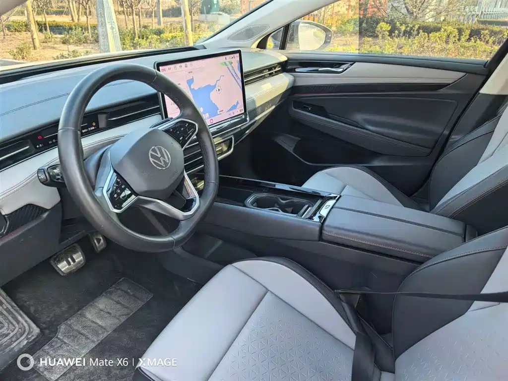 VOLKSWAGEN ID.7 VIZZION