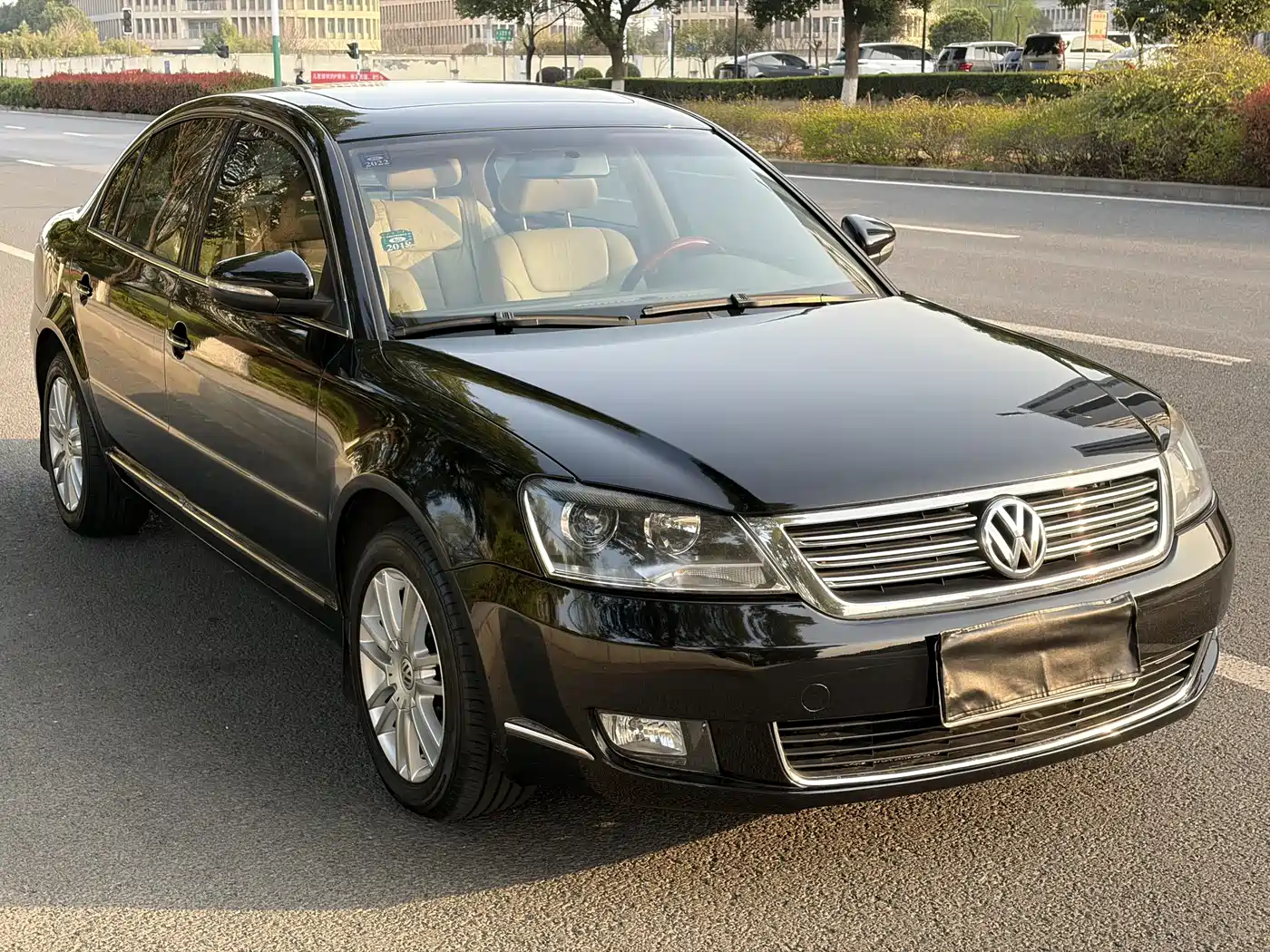 Volkswagen Passat Lingyu 2009 1.8T Automatic Luxury фото 8