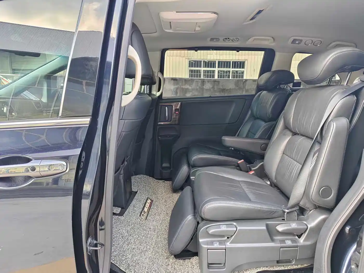 Photo 6 - Honda Odyssey