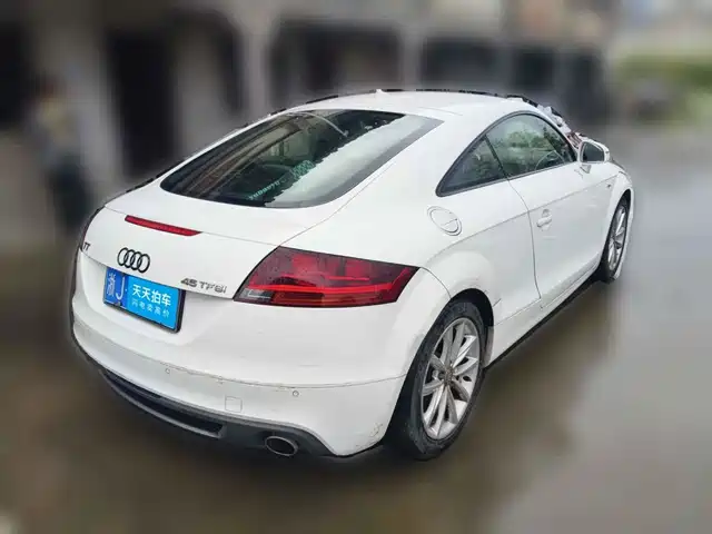 Audi TT 2011 TT Coupe 2.0TFSI — фото 5