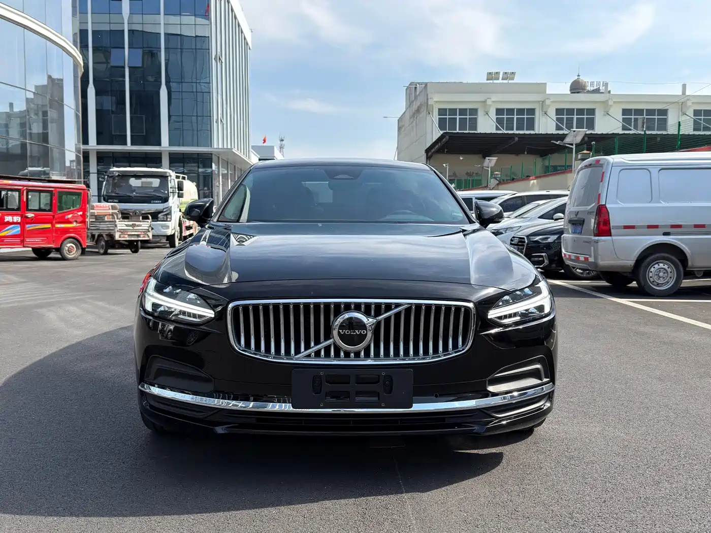 Volvo Volvo S90 2024 B5 Momentum Luxury Edition