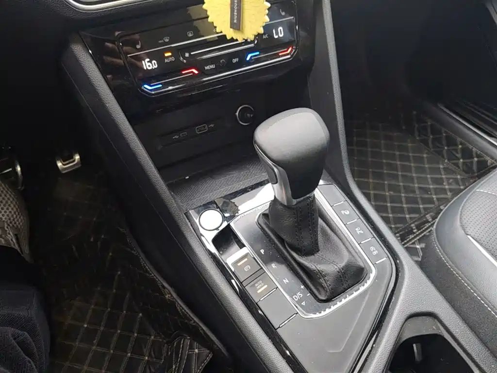 Volkswagen Tiguan L 2023 330TSI Auto 2WD R-Line Premium Edition фото 14