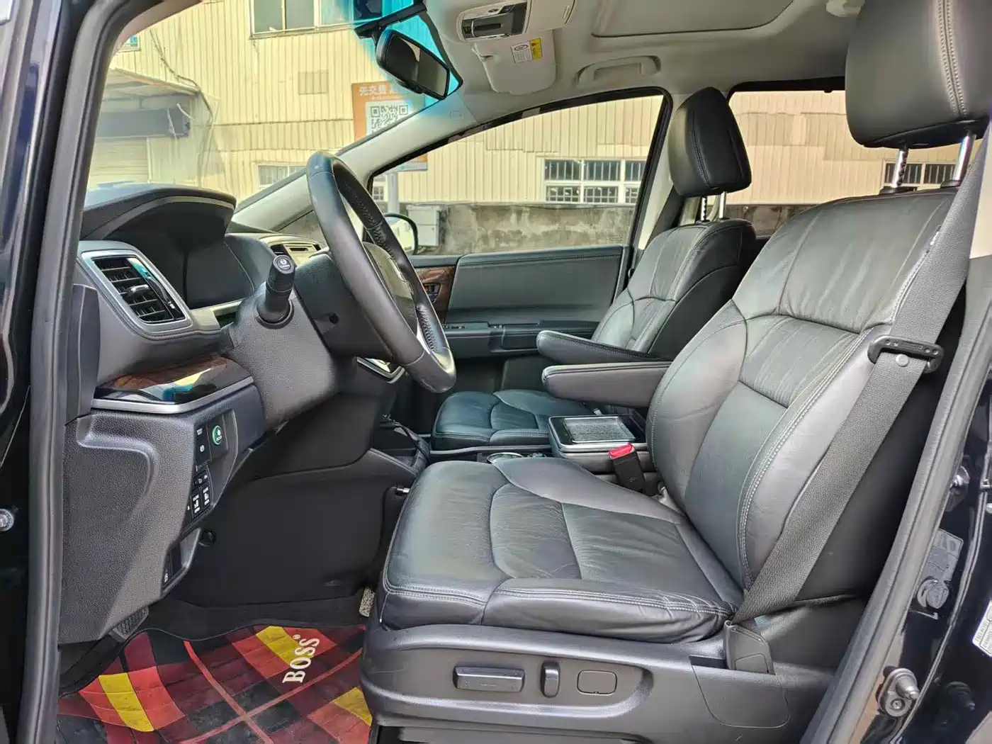 Photo 4 - Honda Odyssey