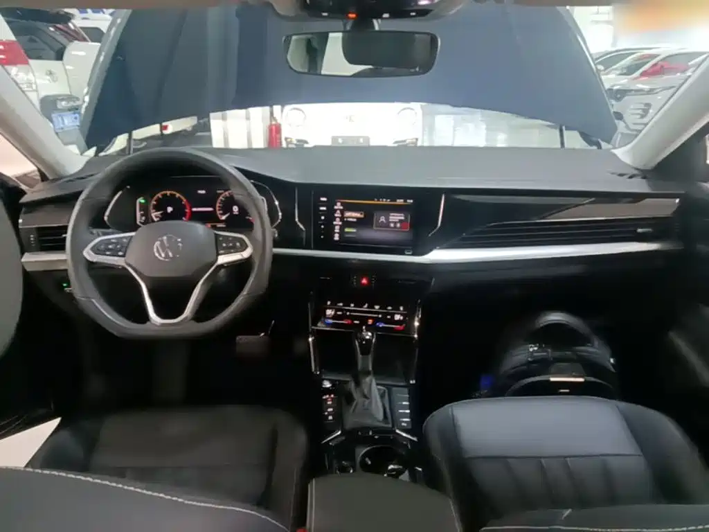 Volkswagen Passat 2025 2025 Outstanding 380TSI Dragon Soaring Edition
