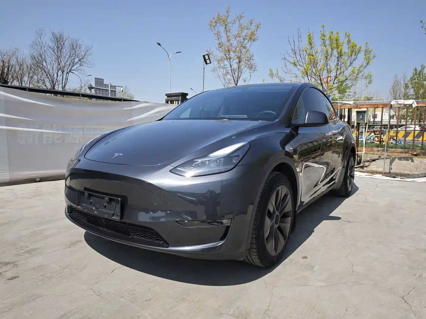 TESLA MODEL Y