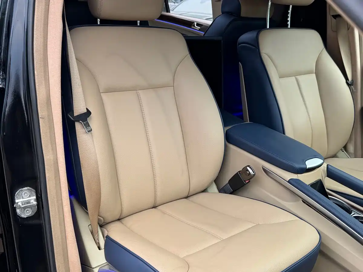 Mercedes-Benz GL-Class 2011 GL 450 4MATIC Premium фото 10