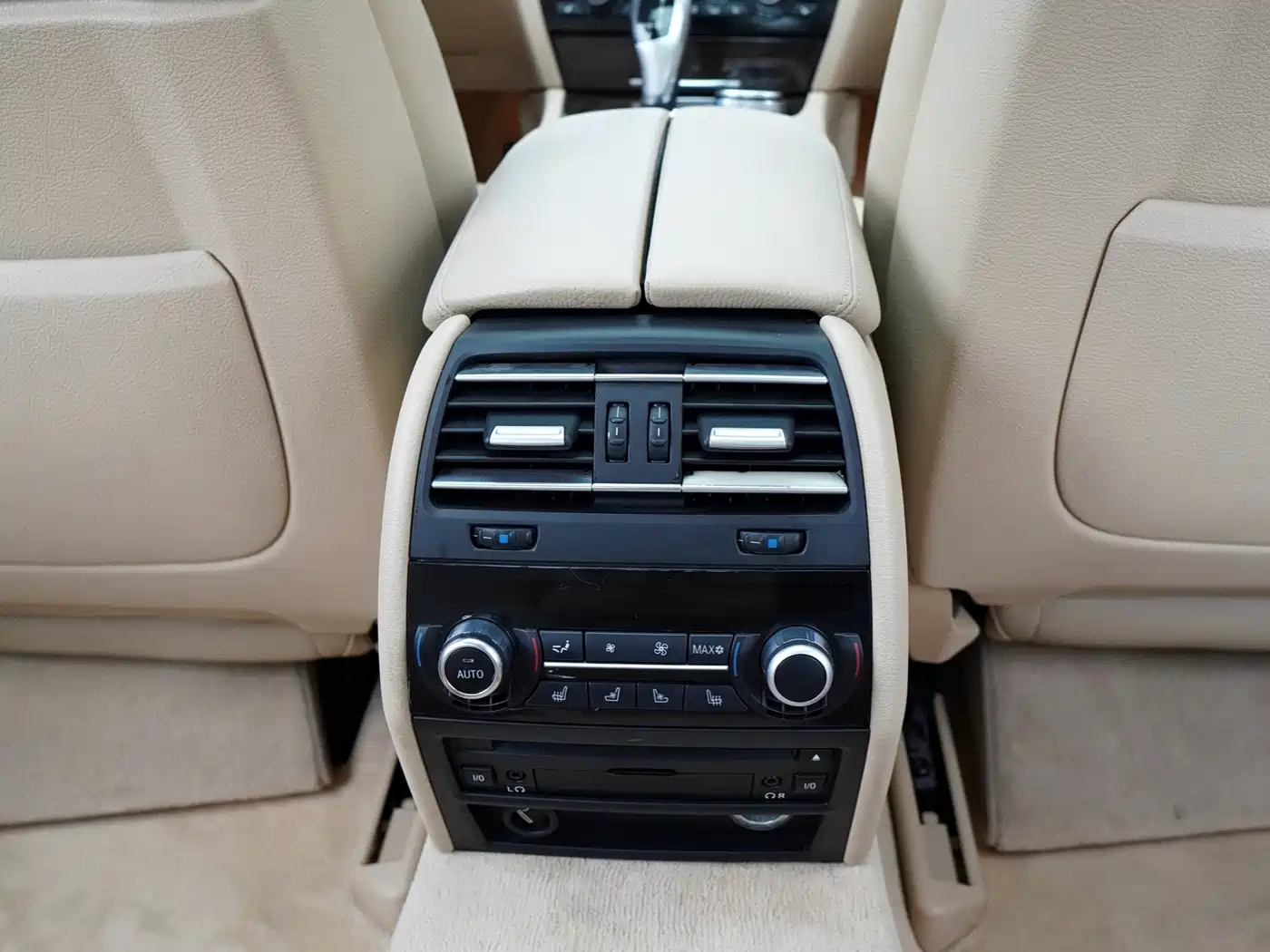 BMW 7 Series 2009 750Li Luxury фото 24