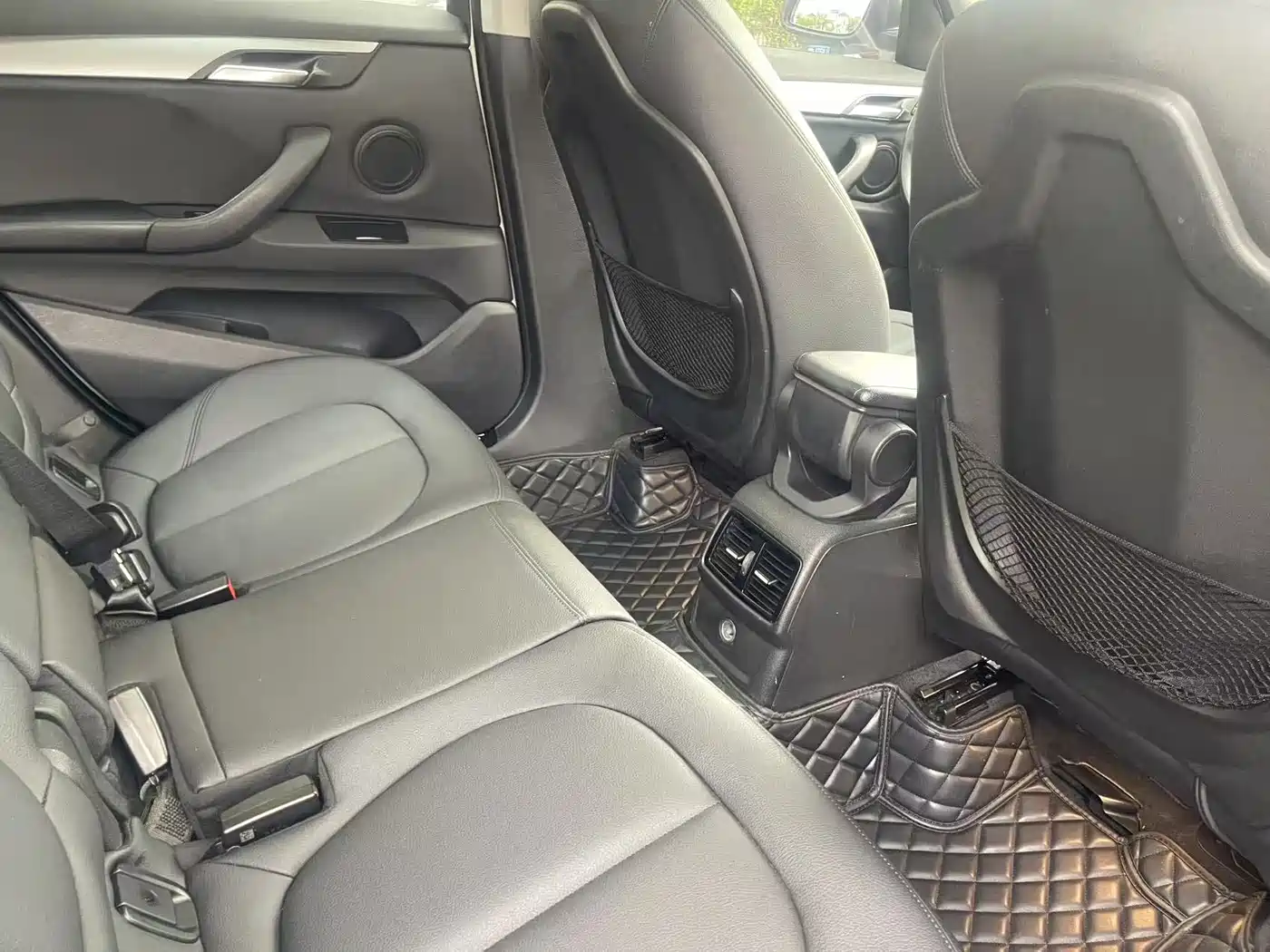 BMW X1 2018 sDrive18Li Premium Model фото 4