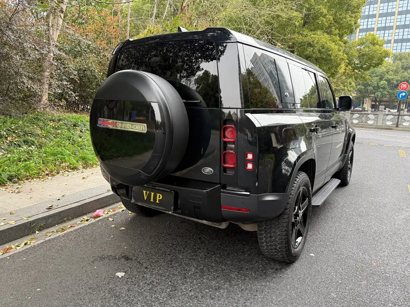 Land Rover Defender 2020 Model 110 P400 HSE фото 11