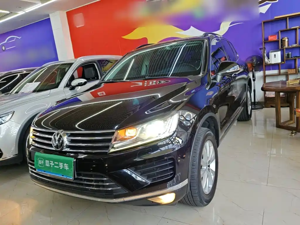 Фото 2 - Volkswagen Touareg