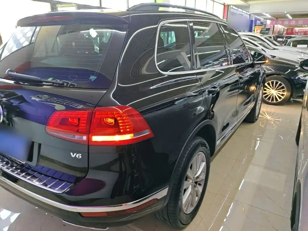 Фото 7 - Volkswagen Touareg