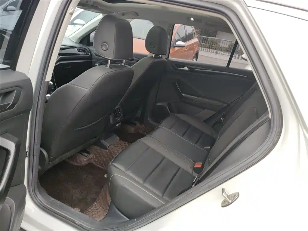 Volkswagen T-ROC 2022 280TSI DSG 2WD Comfort PLUS фото 17