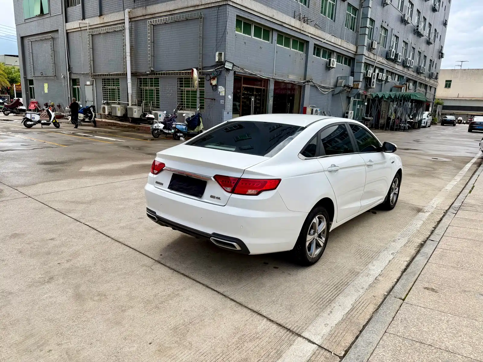 Фото 4 - Geely Emgrand GL