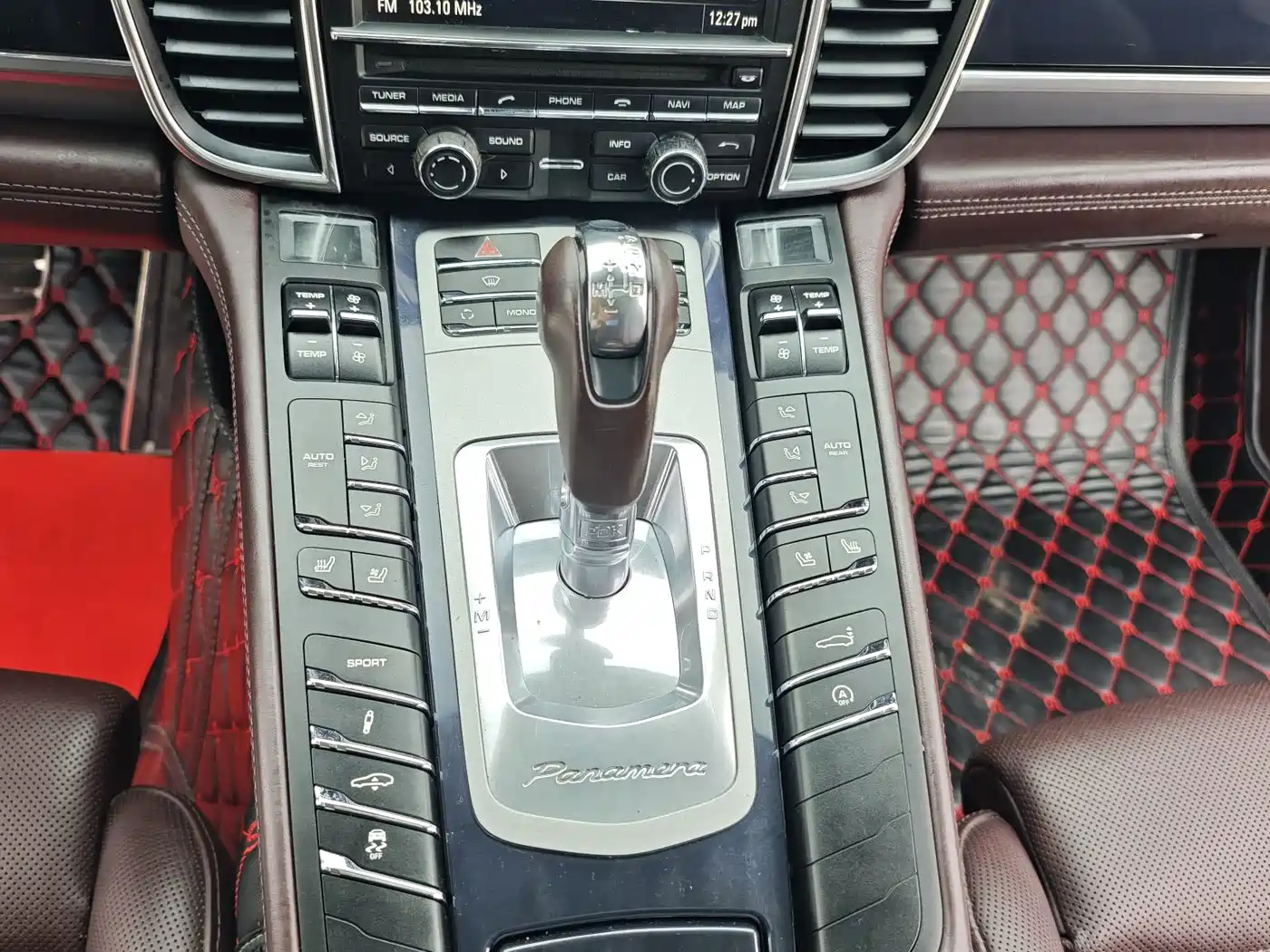 Porsche Panamera 2010 Panamera 4 3.6L фото 16