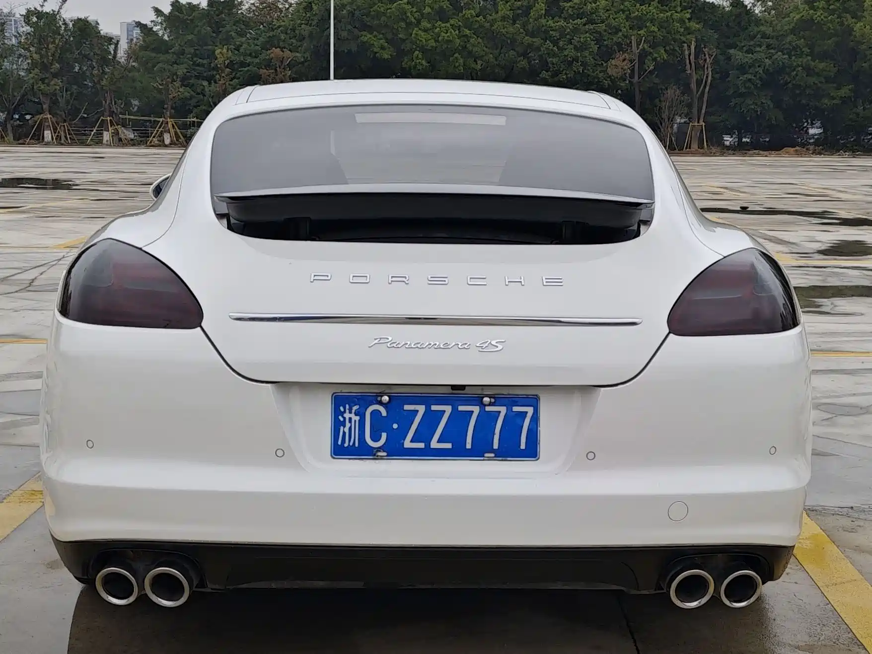 Photo 4 - Porsche Panamera