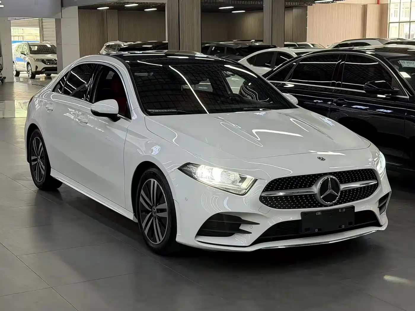 Mercedes-Benz A-Class 2019 A 180 L Sport Sedan фото 3