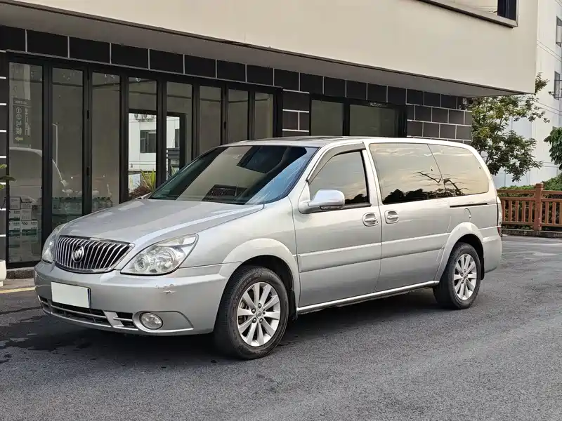 Buick GL8 2.4L LT Executive Edition