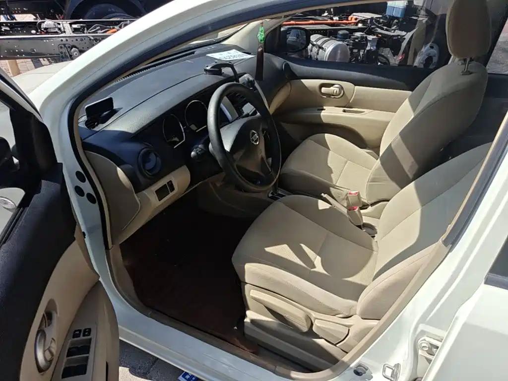 Nissan Livina 2016 2015 1.6XE CVT Comfort Edition