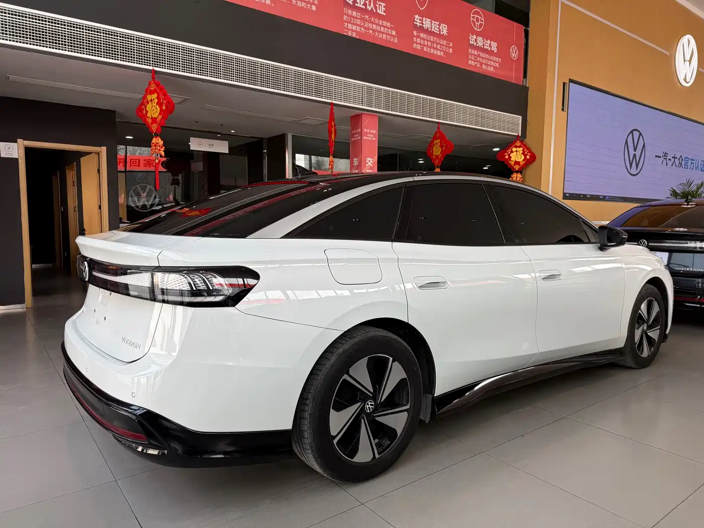 VOLKSWAGEN ID.7 VIZZION