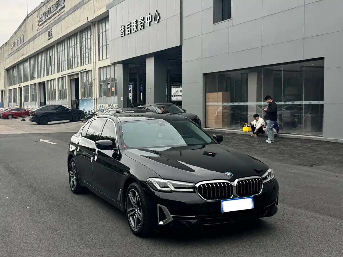 BMW 5 Series 2022 530Li Leading Luxury Package фото 3