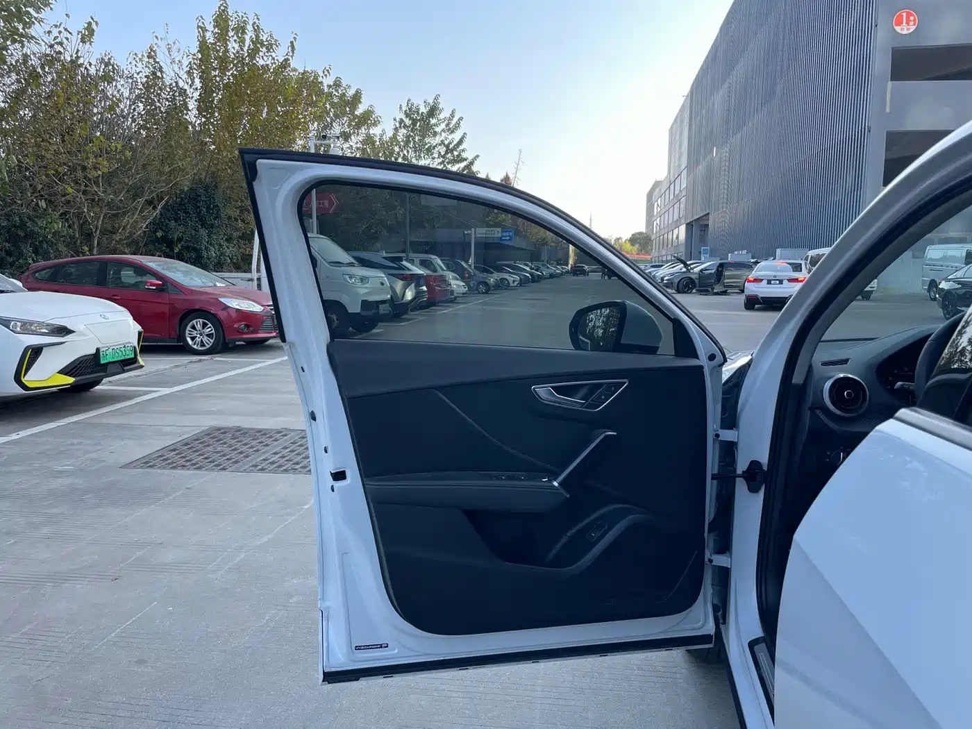 Фото 20 - Audi Q2L