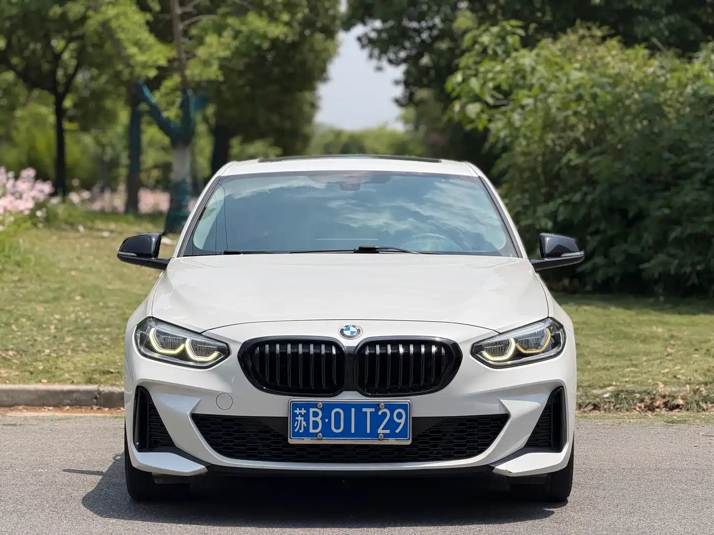 BMW 1 Series 2022 125i M Sport Shadow Edition фото 2