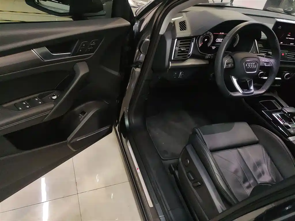 Audi Q5L 2022 45T Luxury Dynamic фото 16
