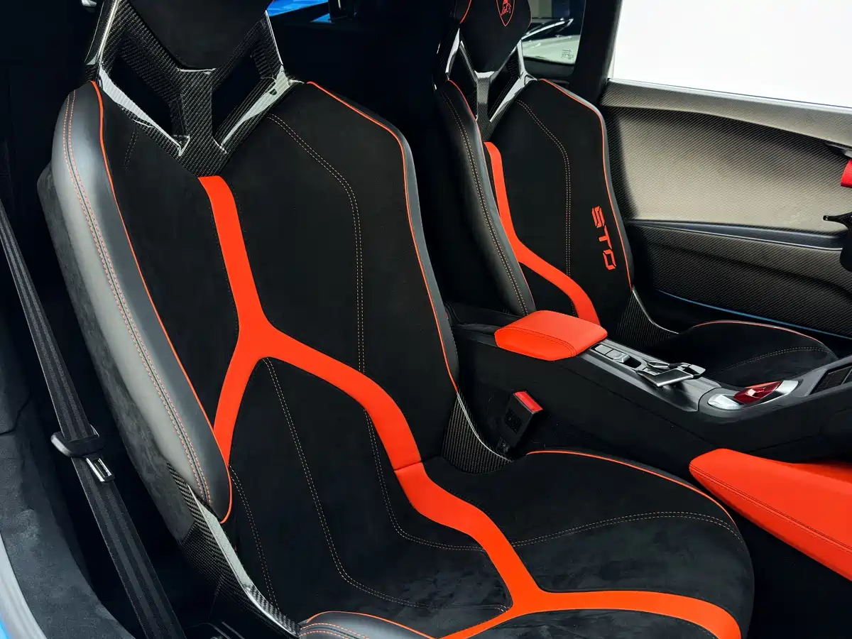 LAMBORGHINI HURACÁN