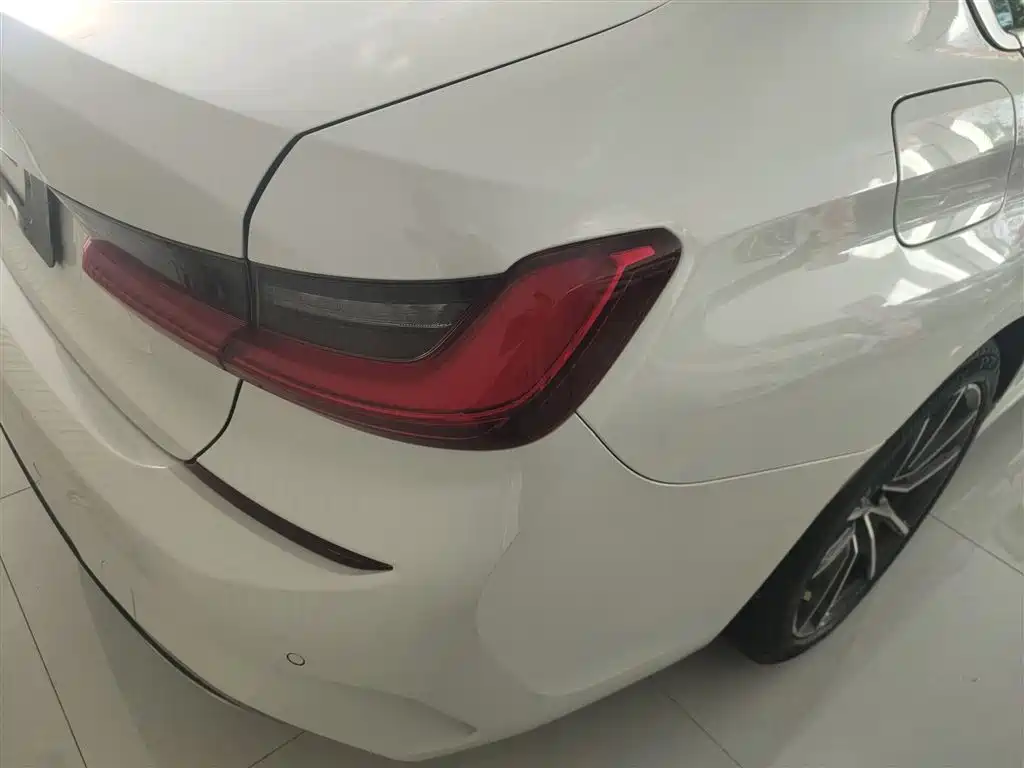 BMW 3-SERIES