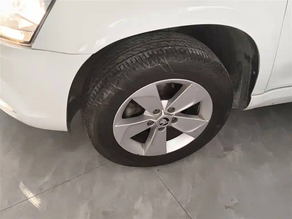 Škoda Yeti 2017 TSI280 DSG Advance фото 23