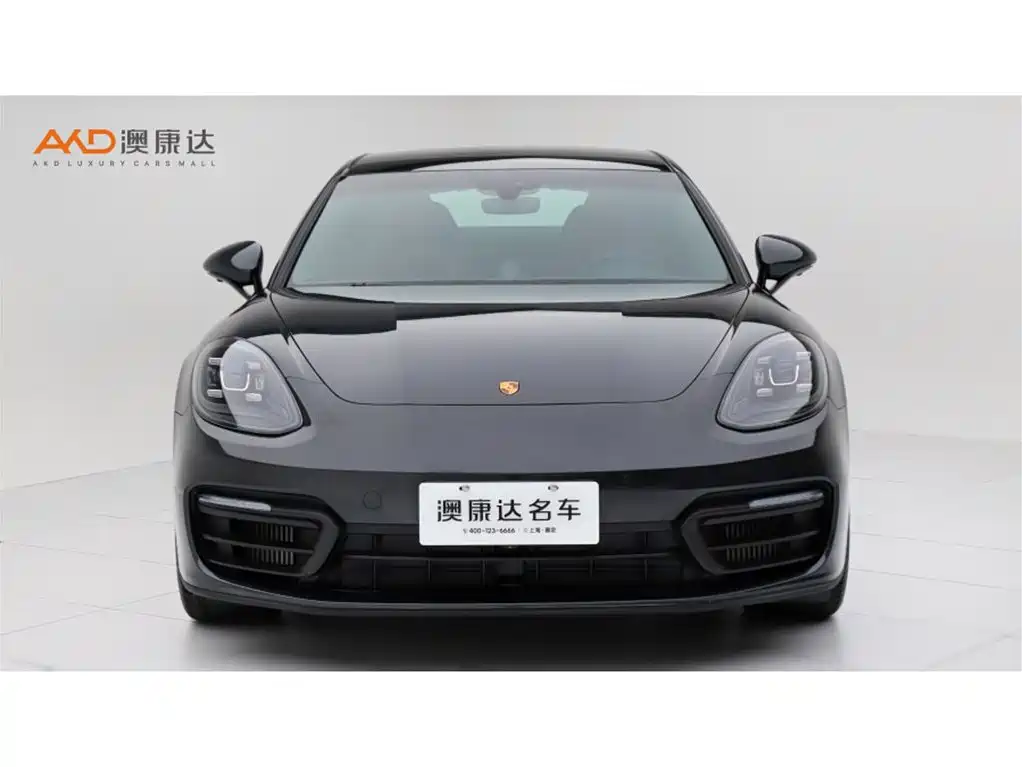 Фото 2 - Porsche Panamera