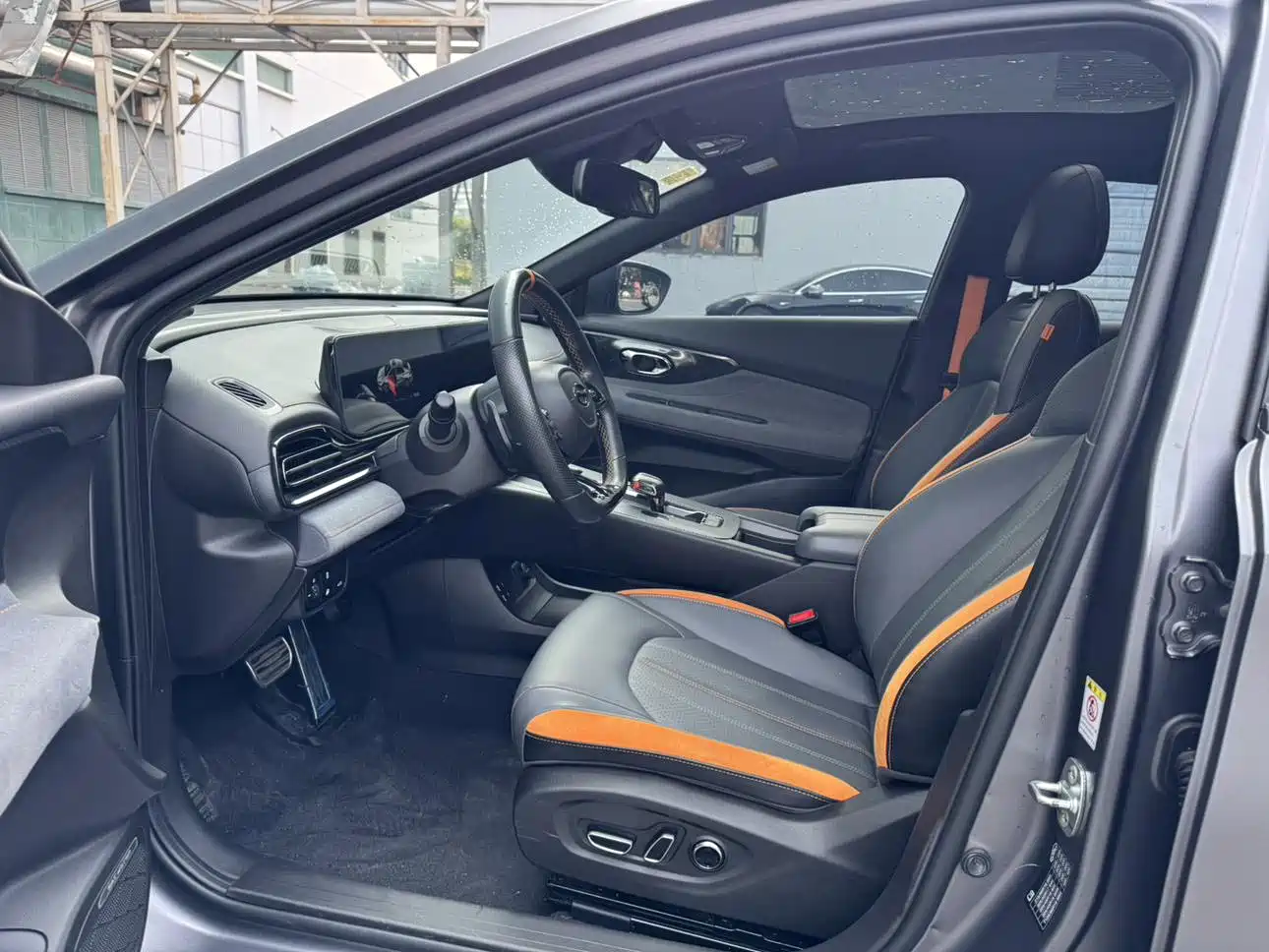 GAC Trumpchi Trumpchi Emkoo 2022 270T DCT J16 R-style Track Edition фото 4