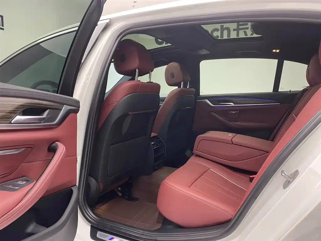 BMW 5 Series 2022 Facelift 530Li Leading M Sport Package фото 23