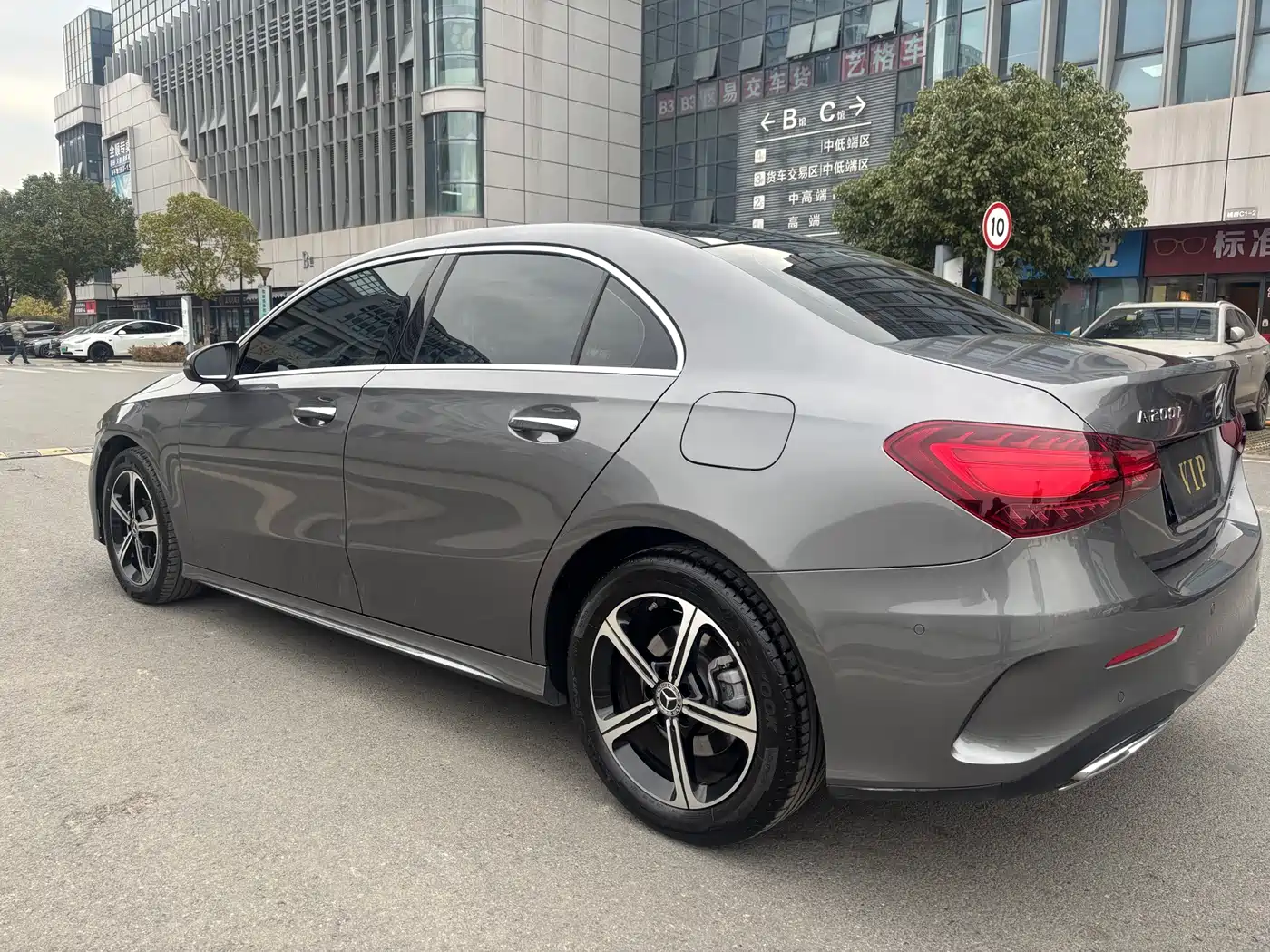Mercedes-Benz A-Class 2025 Facelift A 200 L Fashion Edition фото 4