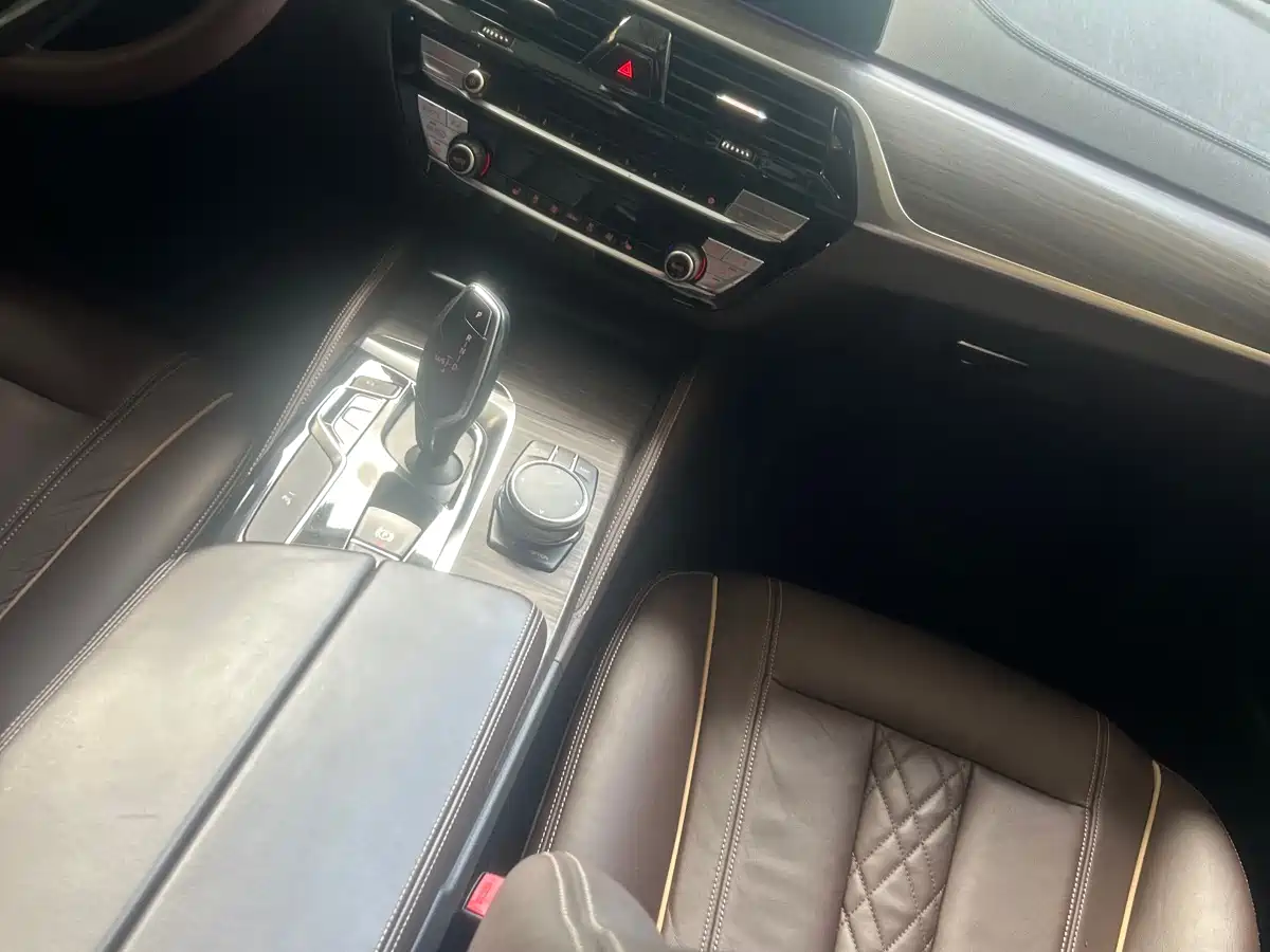 BMW 5 Series 2018 Facelift 530Li xDrive Luxury Package фото 11