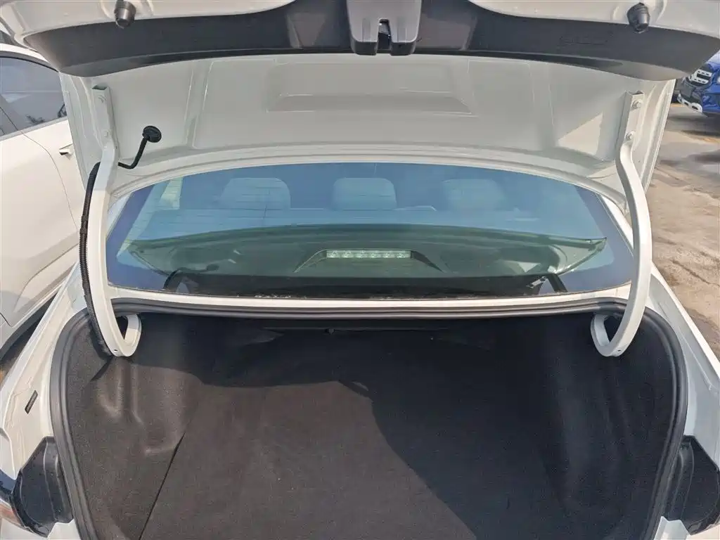 Volkswagen Lavida 2023 Xinrui 1.5L Auto Xinyi Edition фото 19
