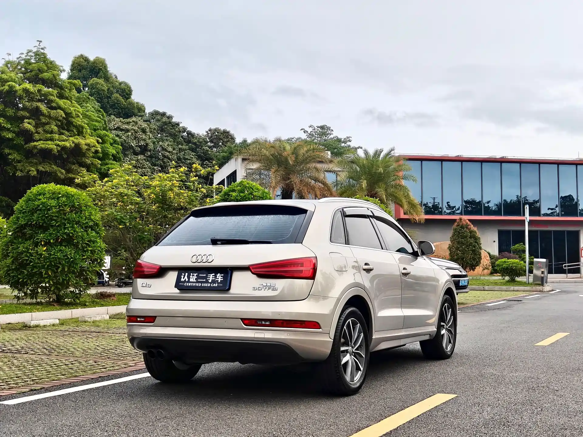 Photo 7 - Audi Q3